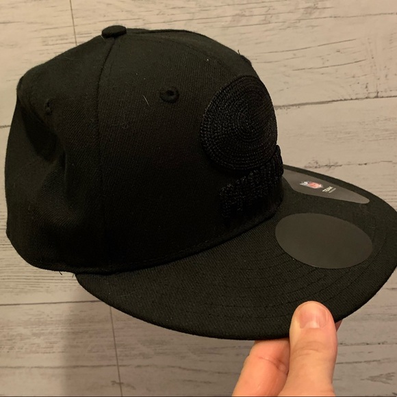 Green Bay Packers blackout hat - Picture 2 of 5